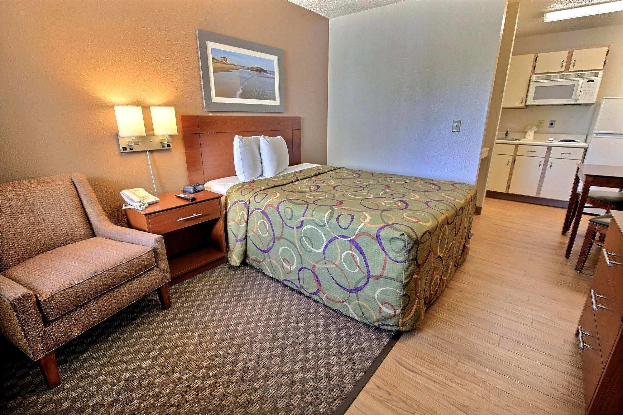 Intown Suites Extended Stay Chesapeake Va - I-64 Crossways Blvd Экстерьер фото